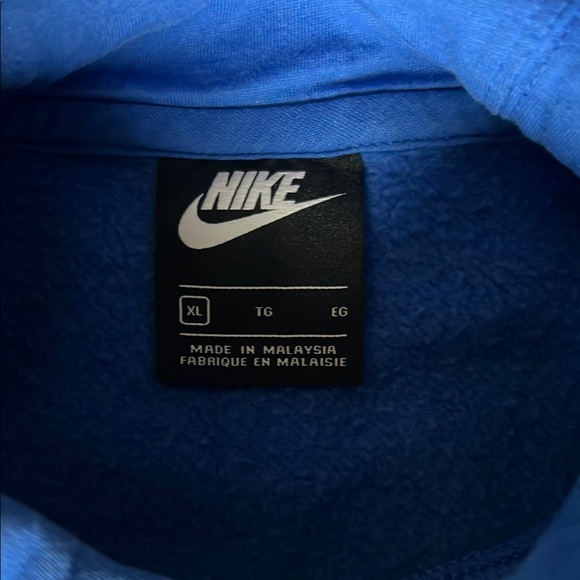 Duke Nike Blue Sweater with Vibrant Color and Iconic Design - Picture 2 of 2